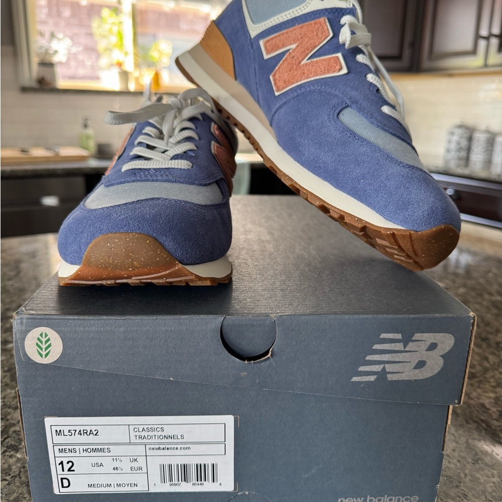 New Balance Men's Blue and Tan Sneakers
